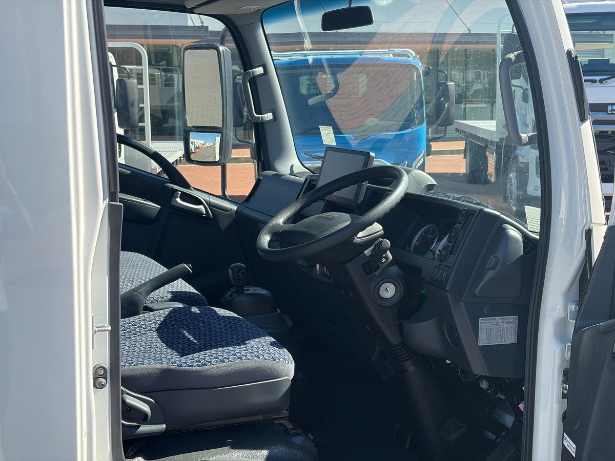 2025 Isuzu Trucks Npr 45/55-155  Amt Swb Service Pack image 12