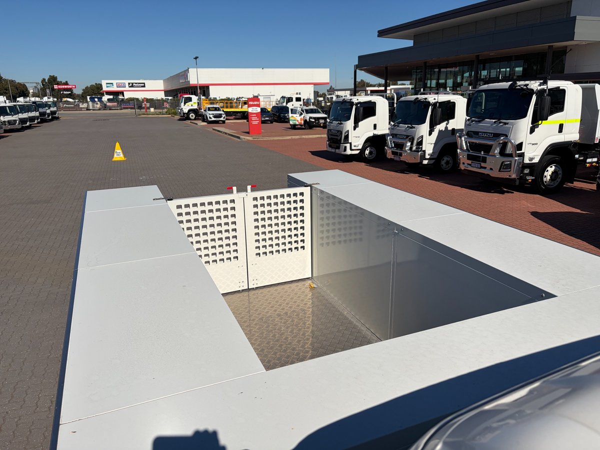 2025 Isuzu Trucks Npr 45/55-155  Amt Swb Service Pack image 15