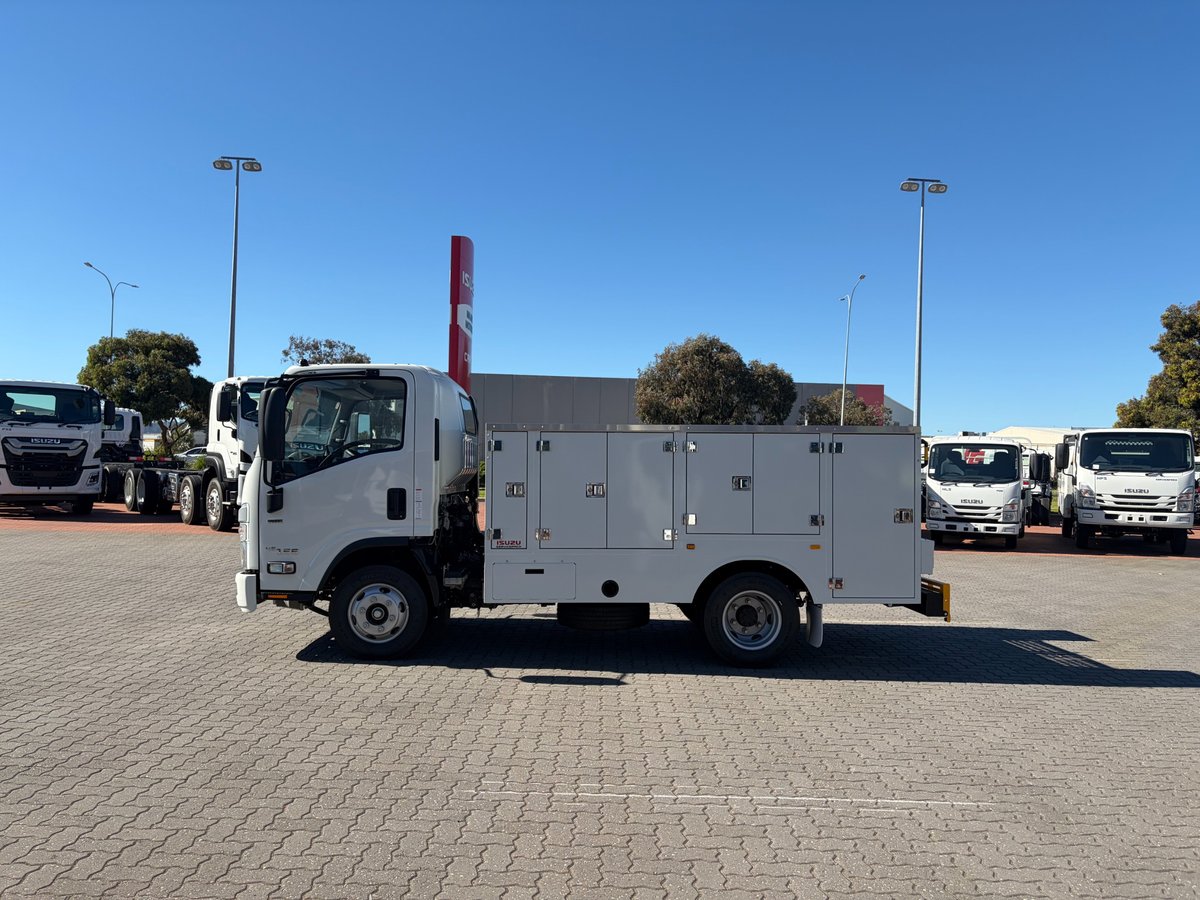 2025 Isuzu Trucks Npr 45/55-155  Amt Swb Service Pack image 23