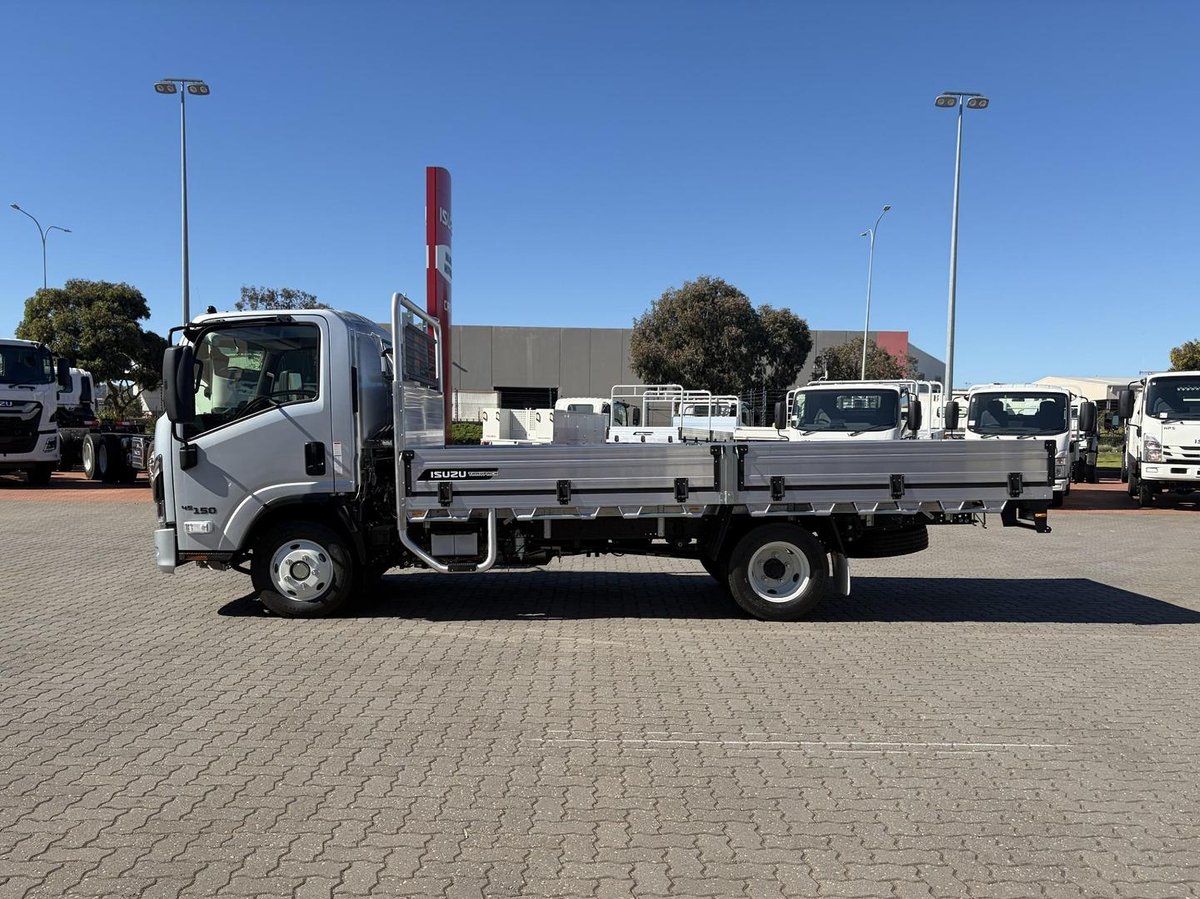 2026 Isuzu Nnr 45 150 Dt D34 Traypack image 3