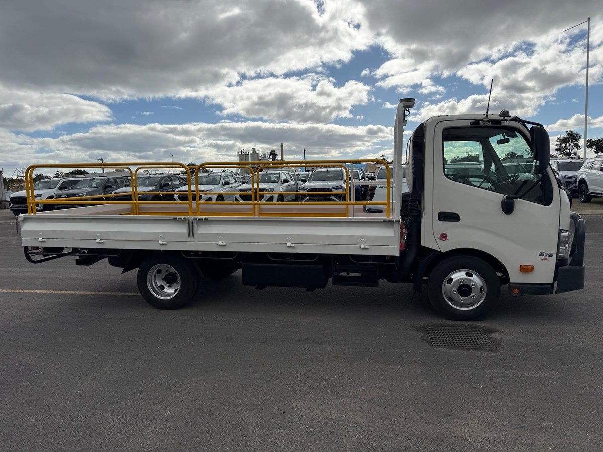 2023 Hino 300 Series 616 image 11
