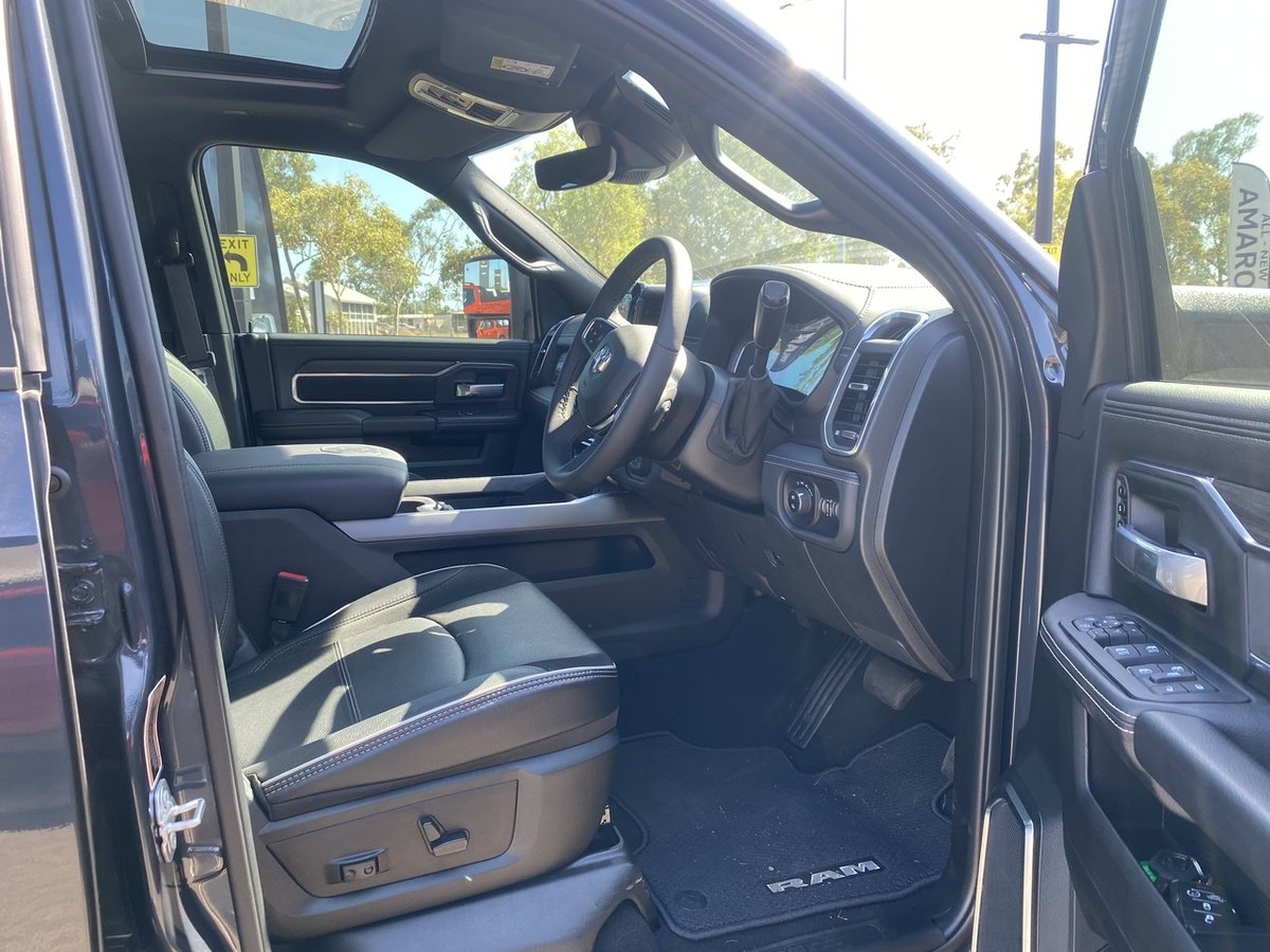 2025 Ram 2500 Laramie DJ image 7