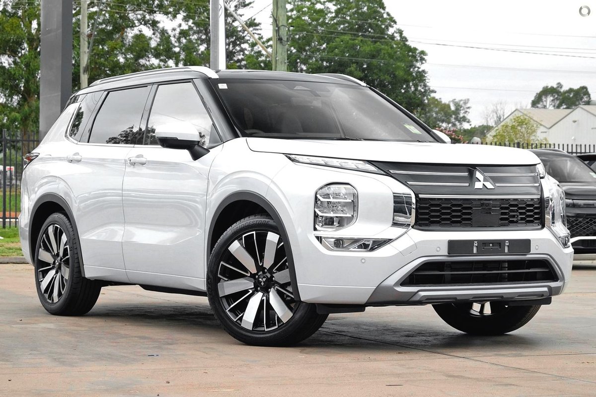 2025 Mitsubishi Outlander Exceed Tourer ZM MY25 AWD White Diamond with Black Mica Roof