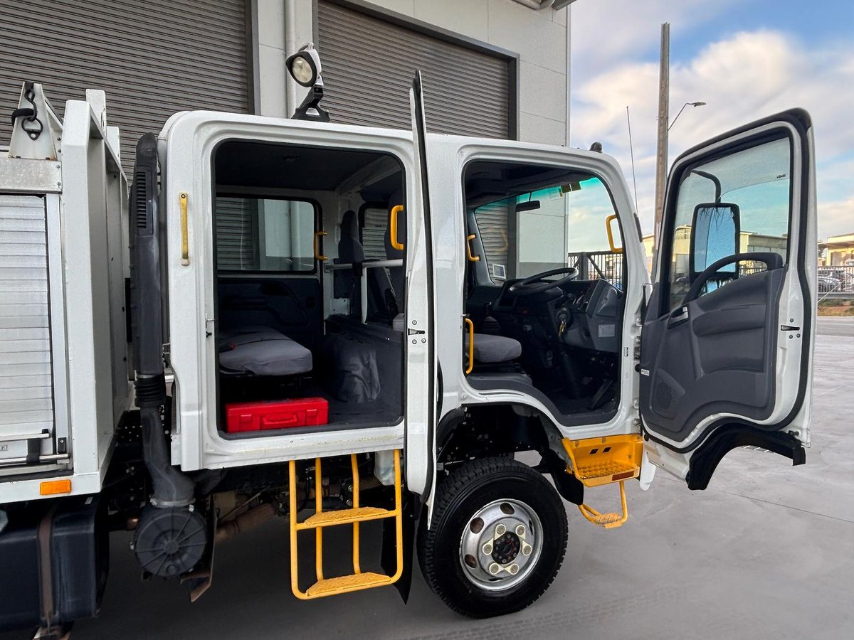 2017 Isuzu N Series Nps 75/45-155 image 16