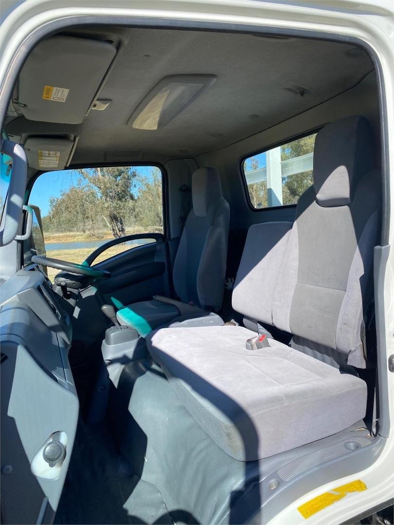 2019 Isuzu N Series NNR 45-150 image 13