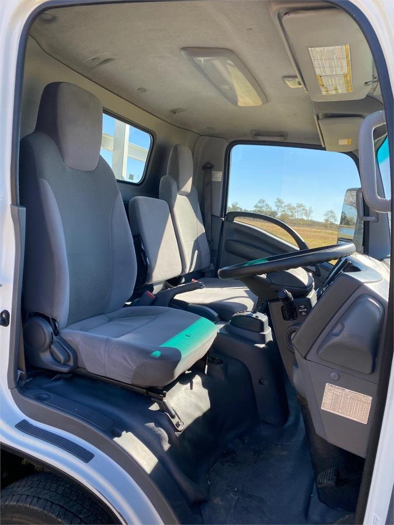 2019 Isuzu N Series NNR 45-150 image 12