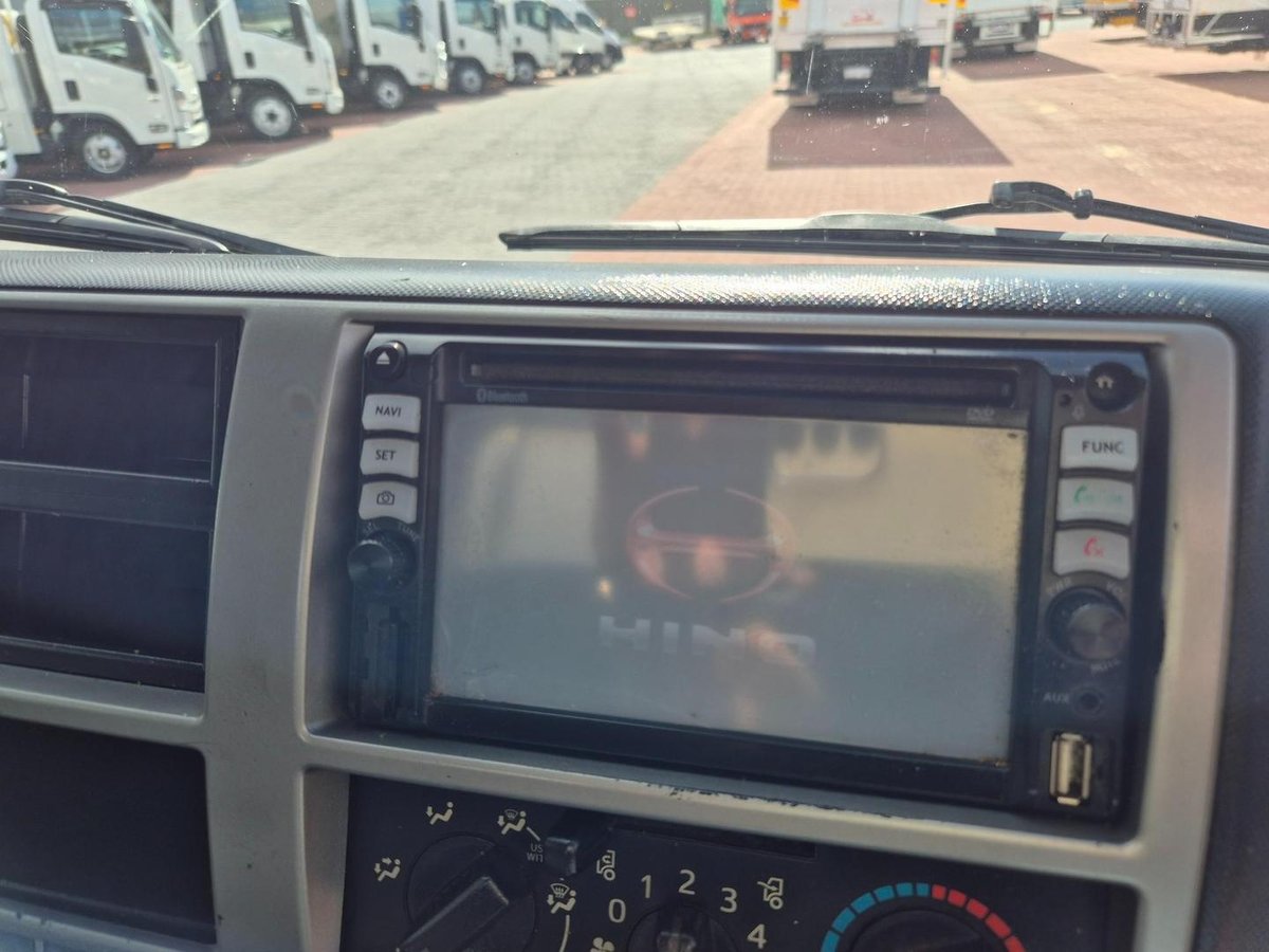 2015 Hino 716 - 300 Series Hybrid 3.5 Ton &Quot;Hybrid&Quot; Auto Tray image 10