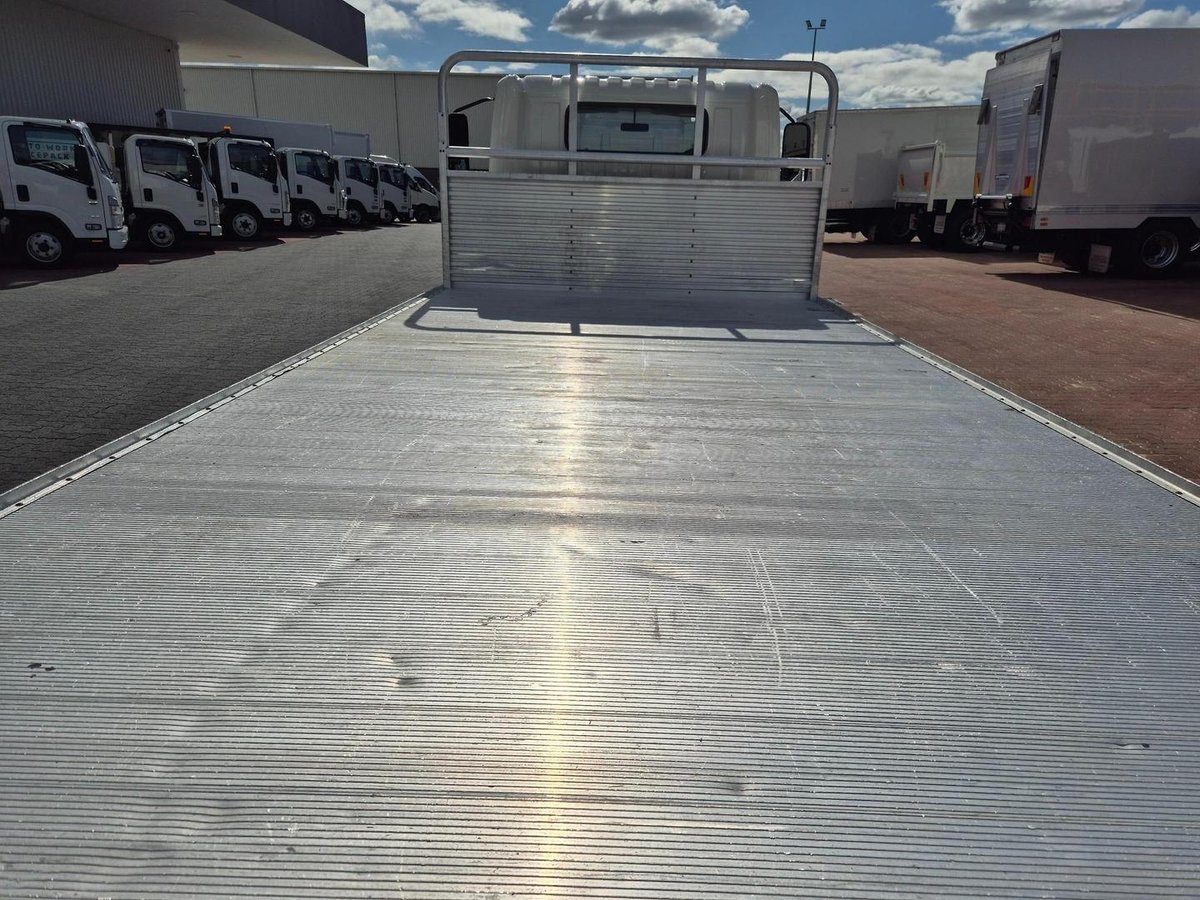 2015 Hino 716 - 300 Series Hybrid 3.5 Ton &Quot;Hybrid&Quot; Auto Tray image 11