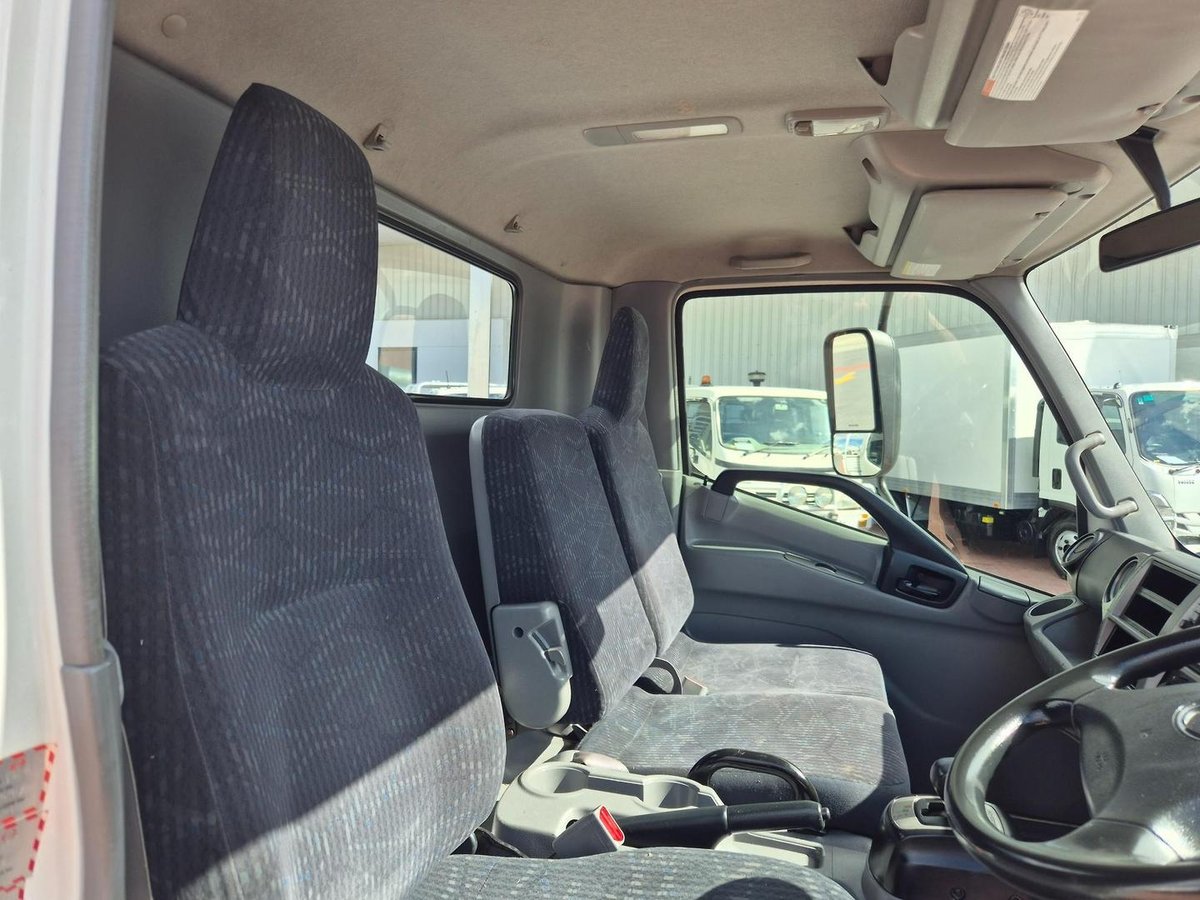 2015 Hino 716 - 300 Series Hybrid 3.5 Ton &Quot;Hybrid&Quot; Auto Tray image 14
