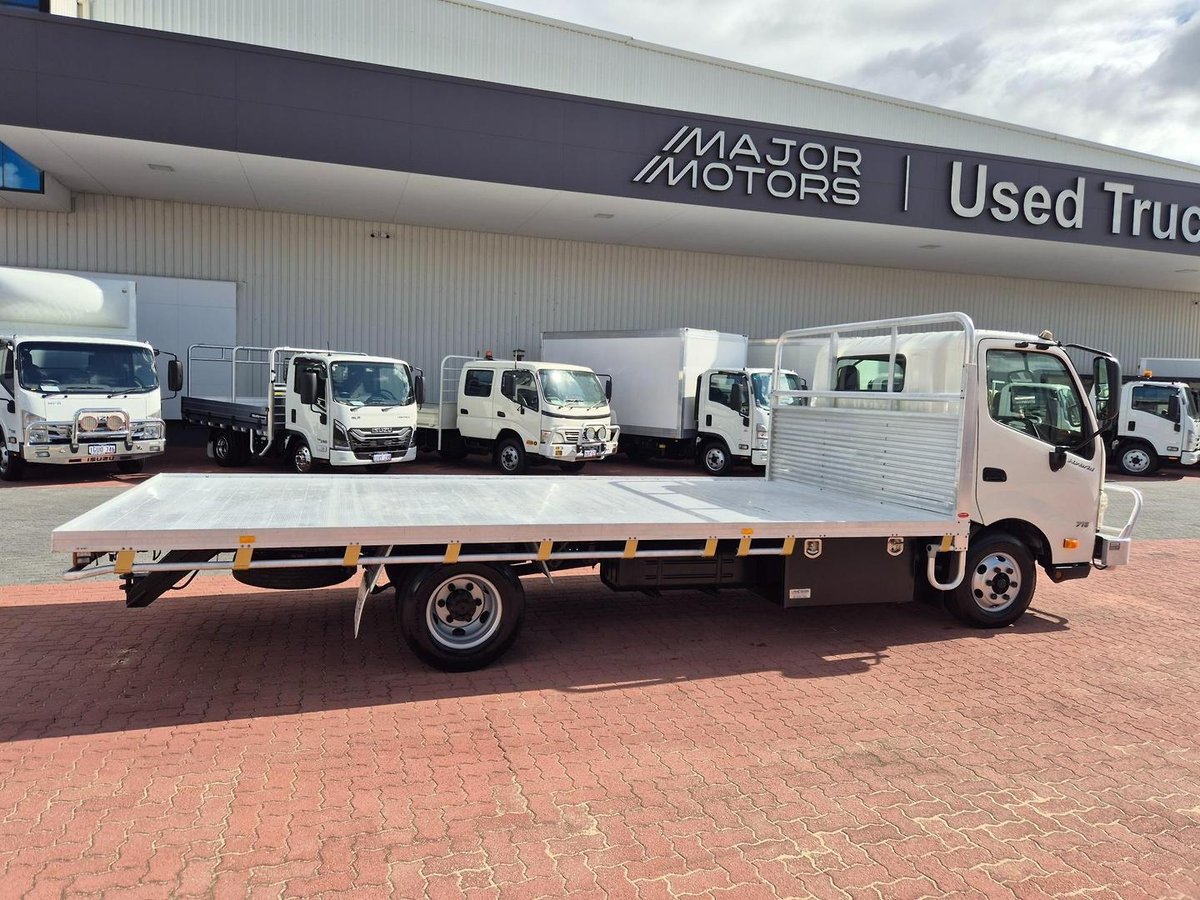 2015 Hino 716 - 300 Series Hybrid 3.5 Ton &Quot;Hybrid&Quot; Auto Tray image 9