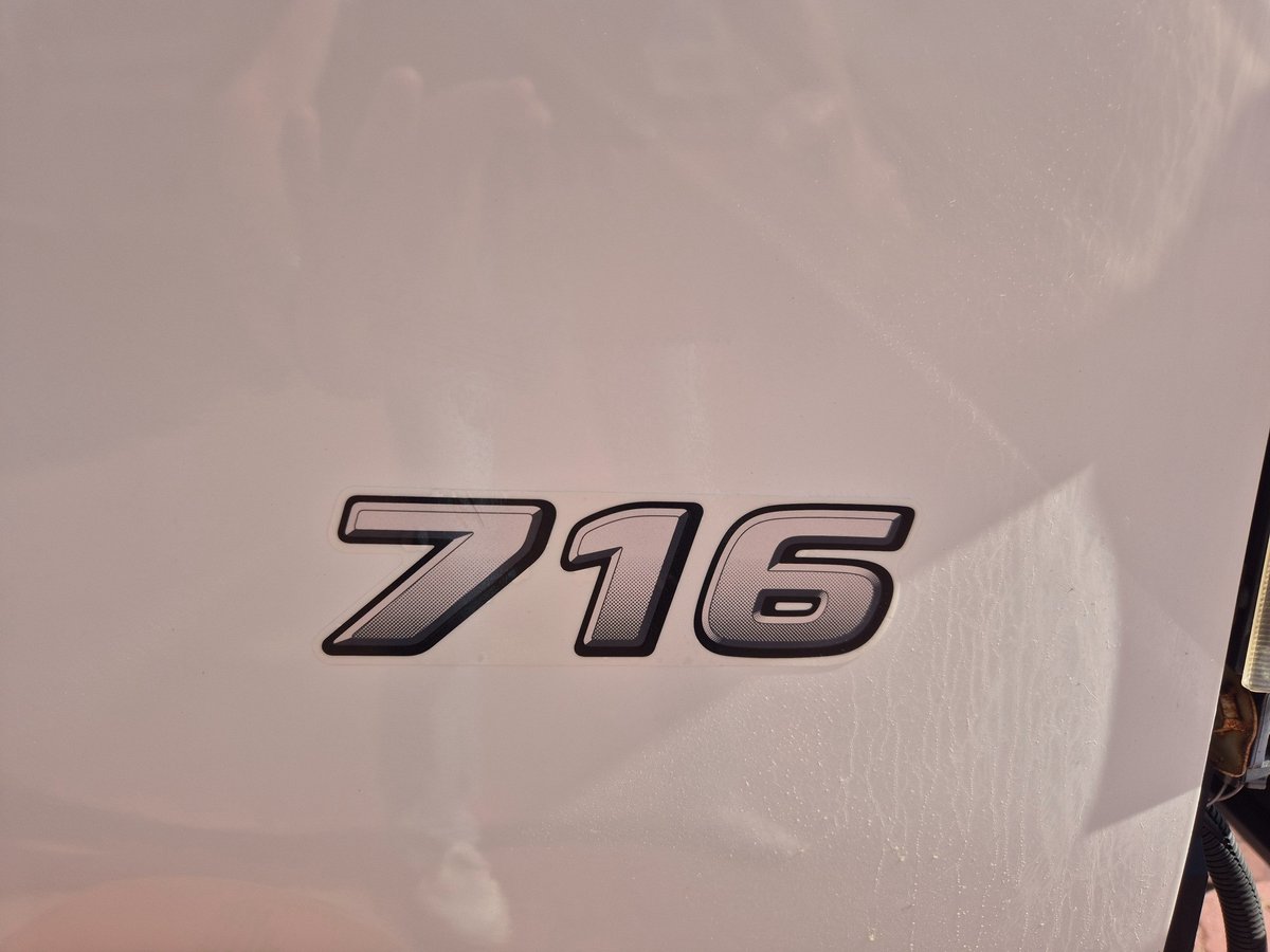 2015 Hino 716 - 300 Series Hybrid 3.5 Ton Quothybridquot Auto Tray image 4