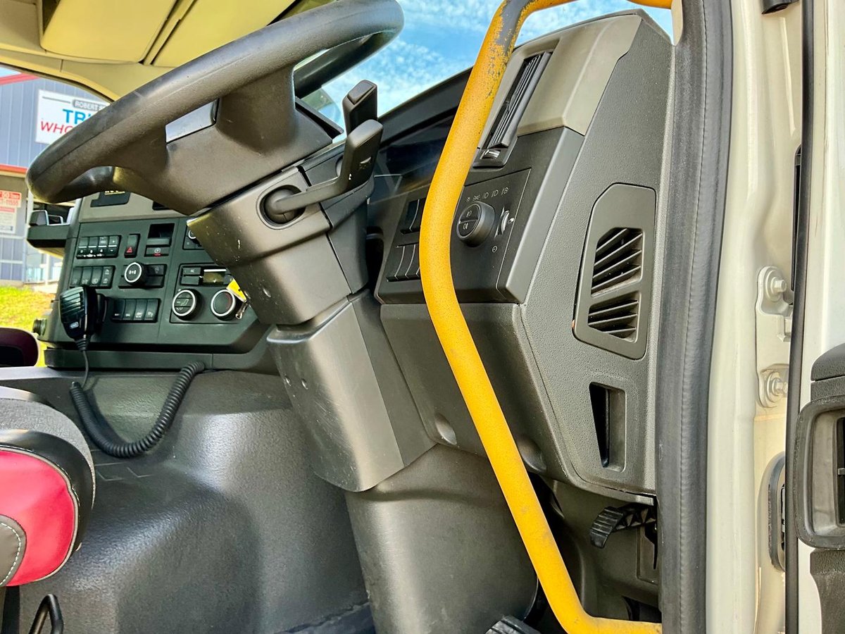 2022 Volvo Fm Series image 18
