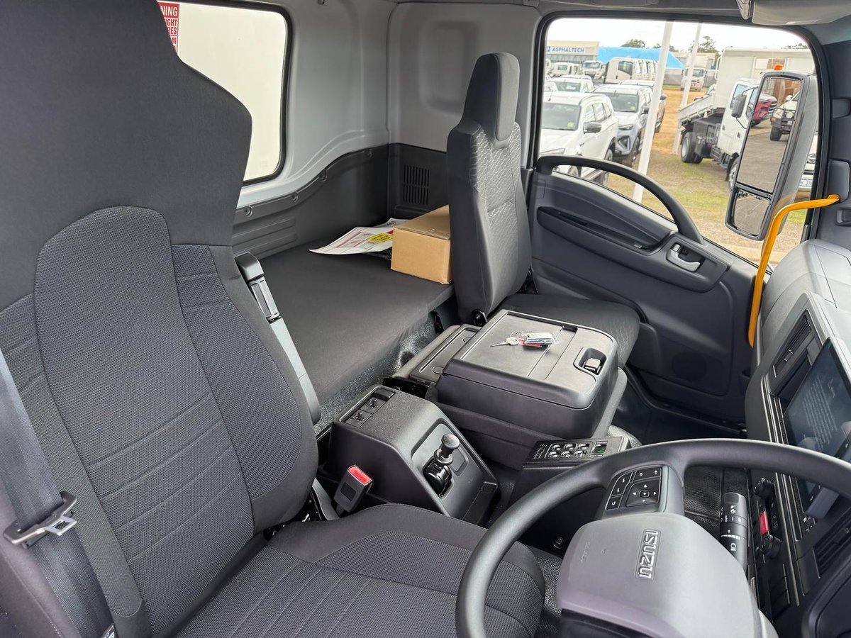2026 Isuzu F Series Fvl 260-300 Freightpack image 18