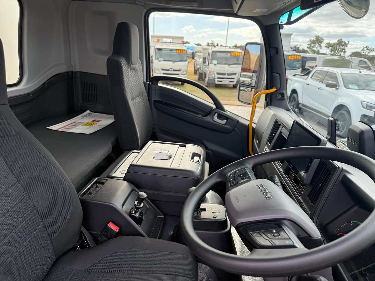 2026 Isuzu F Series FRR 110-240 AM R52 Freightpack image 17