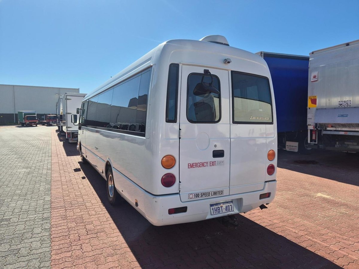 2014 Fuso Rosa 25 Seat Auto Deluxe Bus image 16