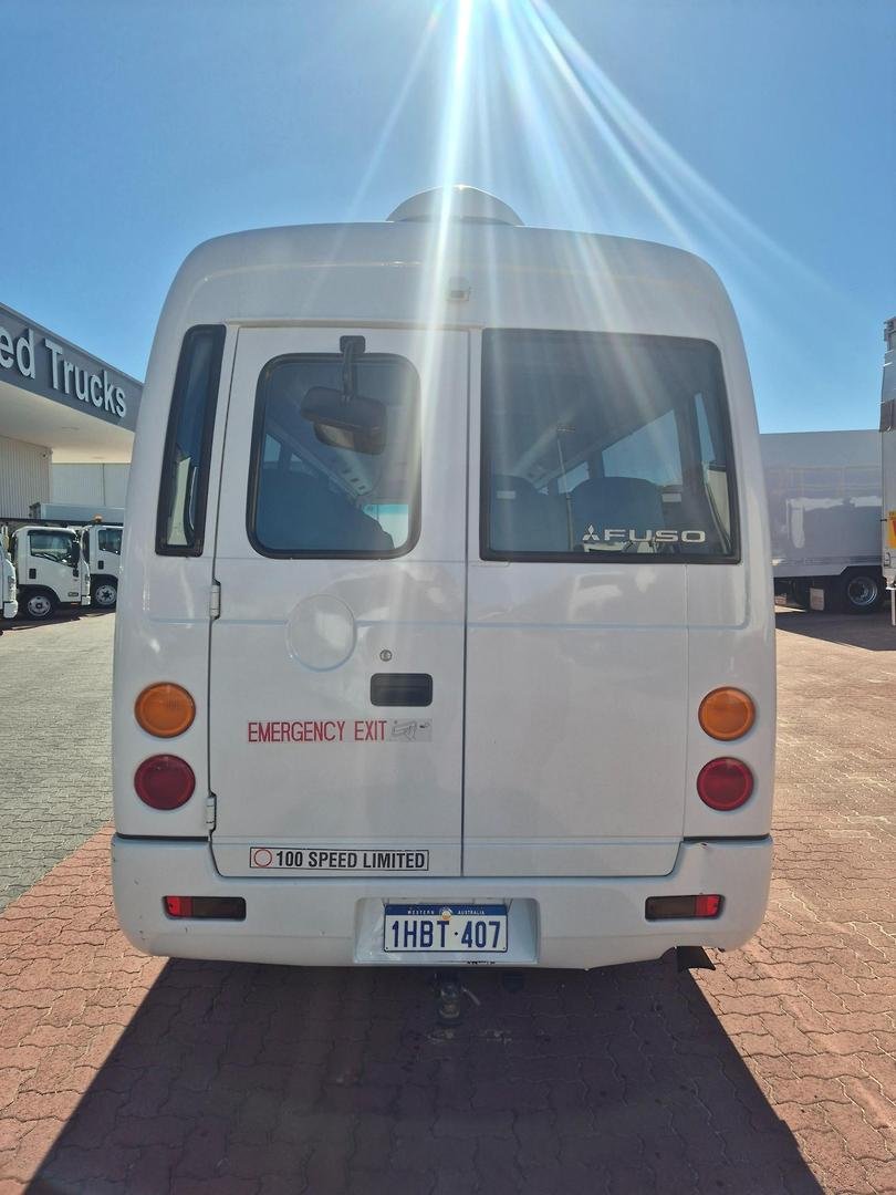 2014 Fuso Rosa 25 Seat Auto Deluxe Bus image 10