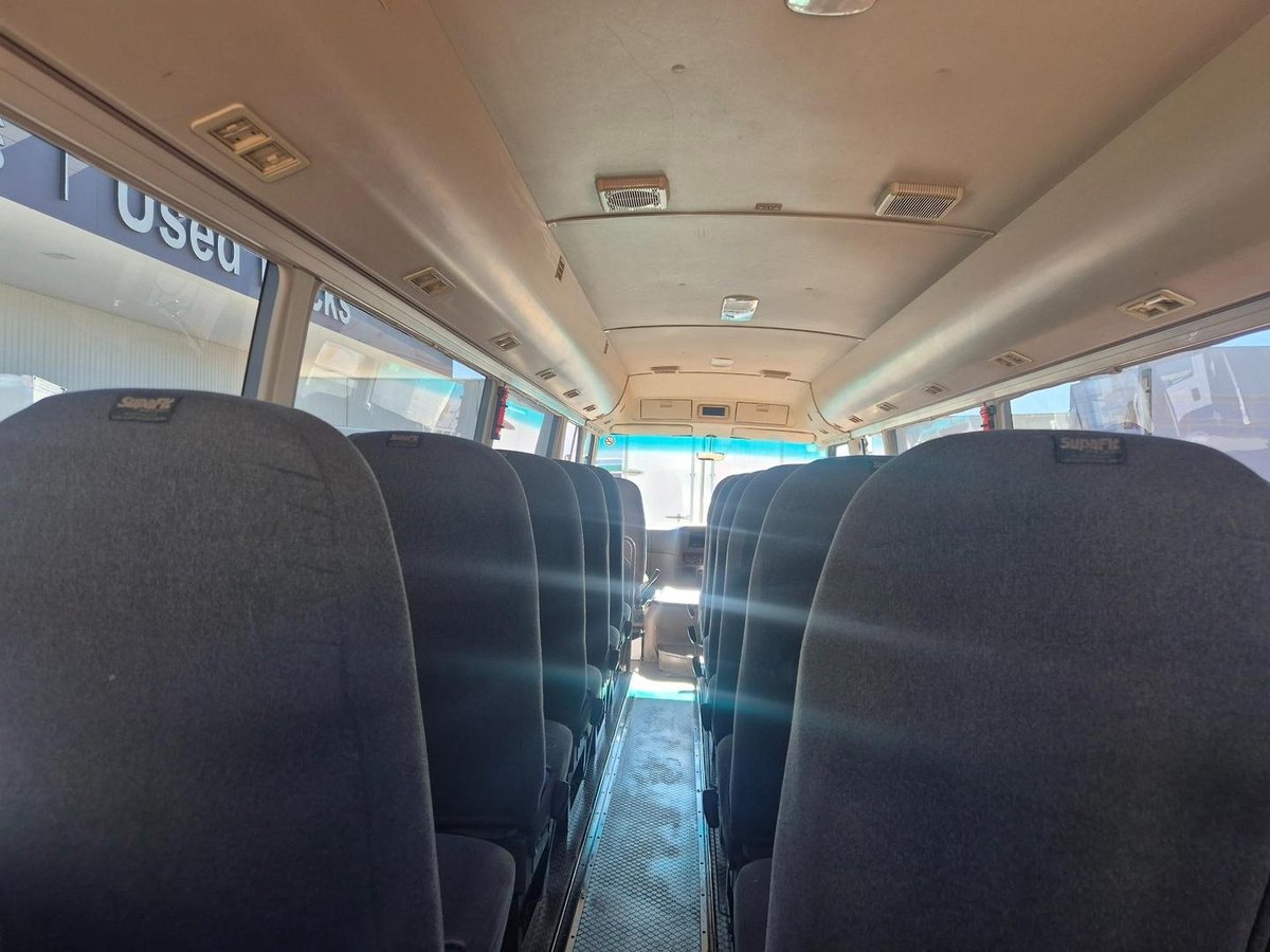 2014 Fuso Rosa 25 Seat Auto Deluxe Bus image 5