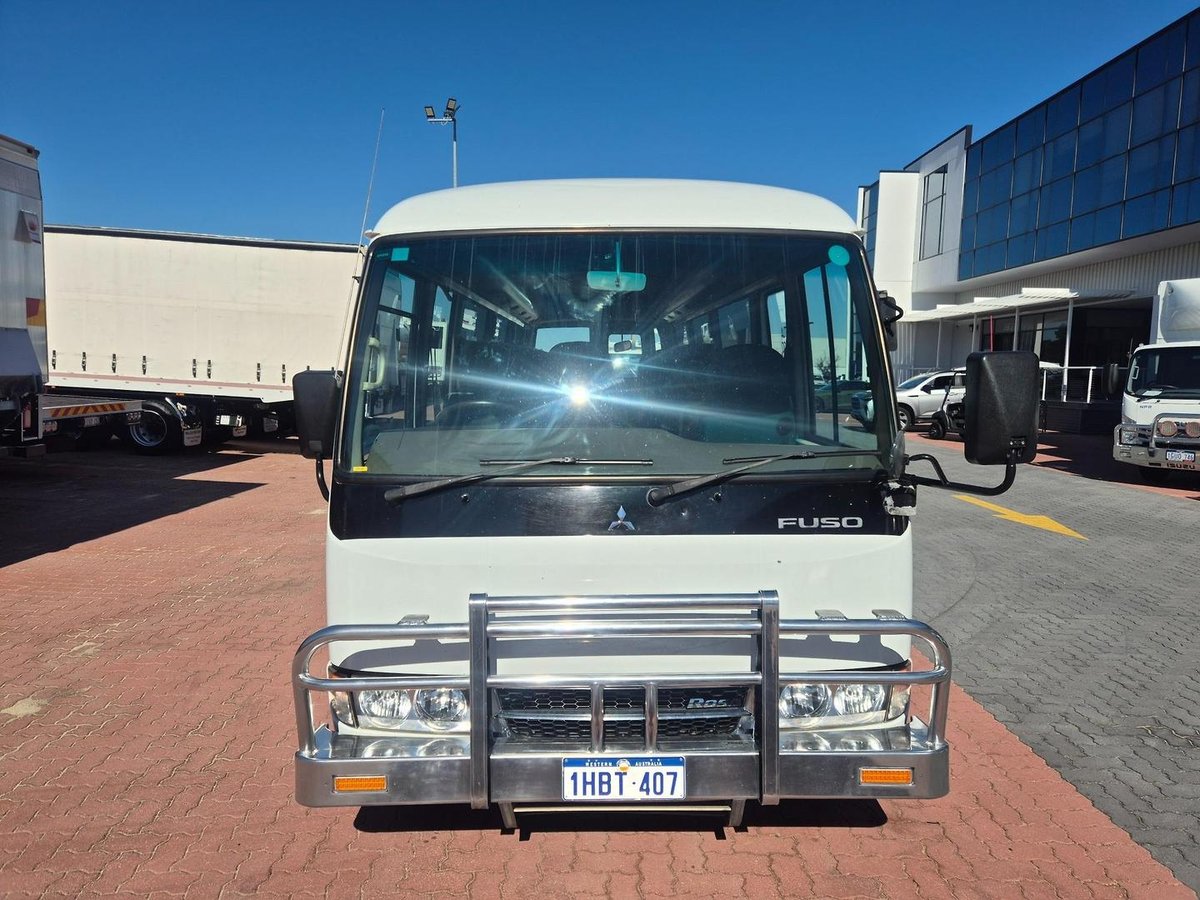 2014 Fuso Rosa 25 Seat Auto Deluxe Bus image 7
