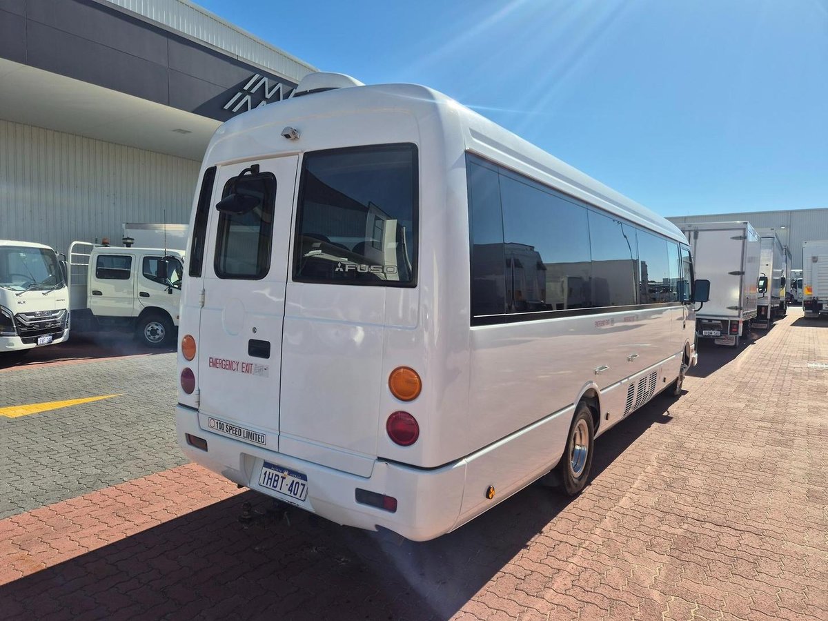 2014 Fuso Rosa 25 Seat Auto Deluxe Bus image 8