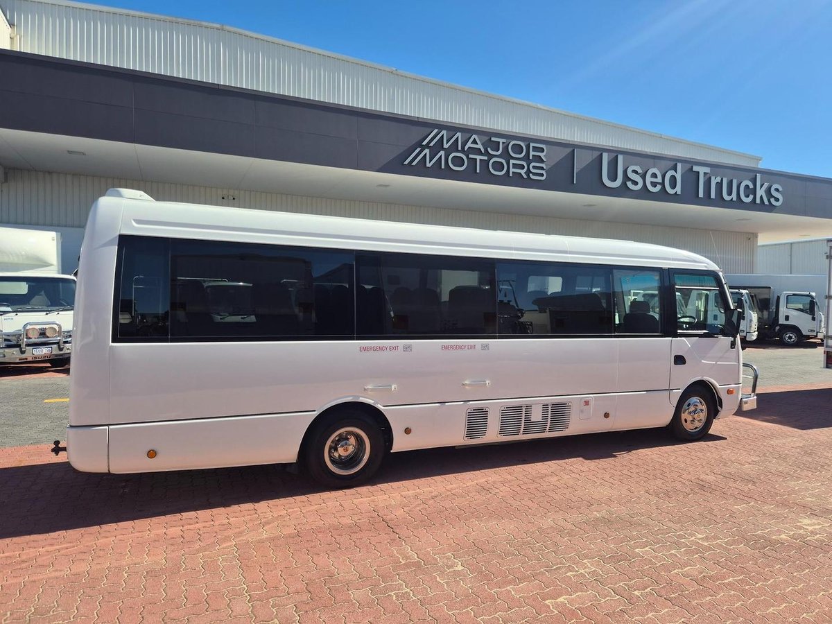 2014 Fuso Rosa 25 Seat Auto Deluxe Bus image 15
