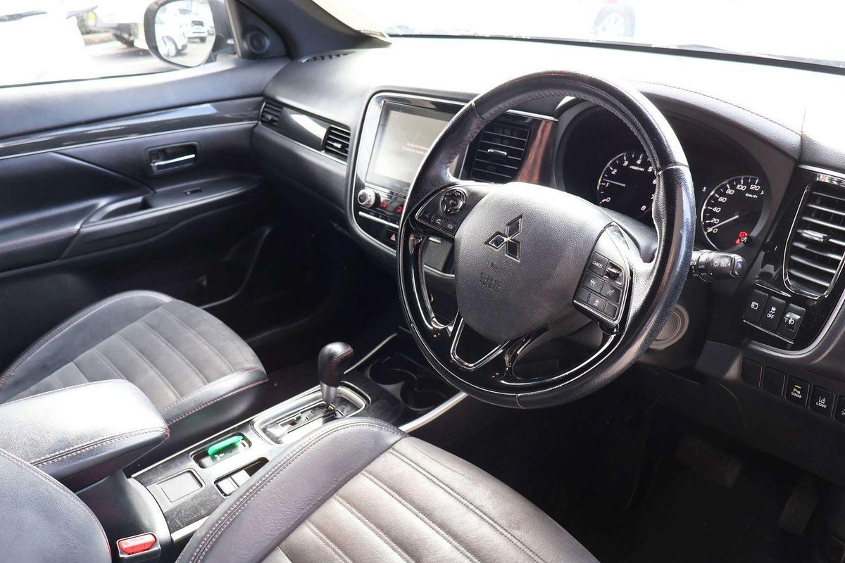 2020 Mitsubishi Outlander Black Edition ZL MY20 AWD image 10