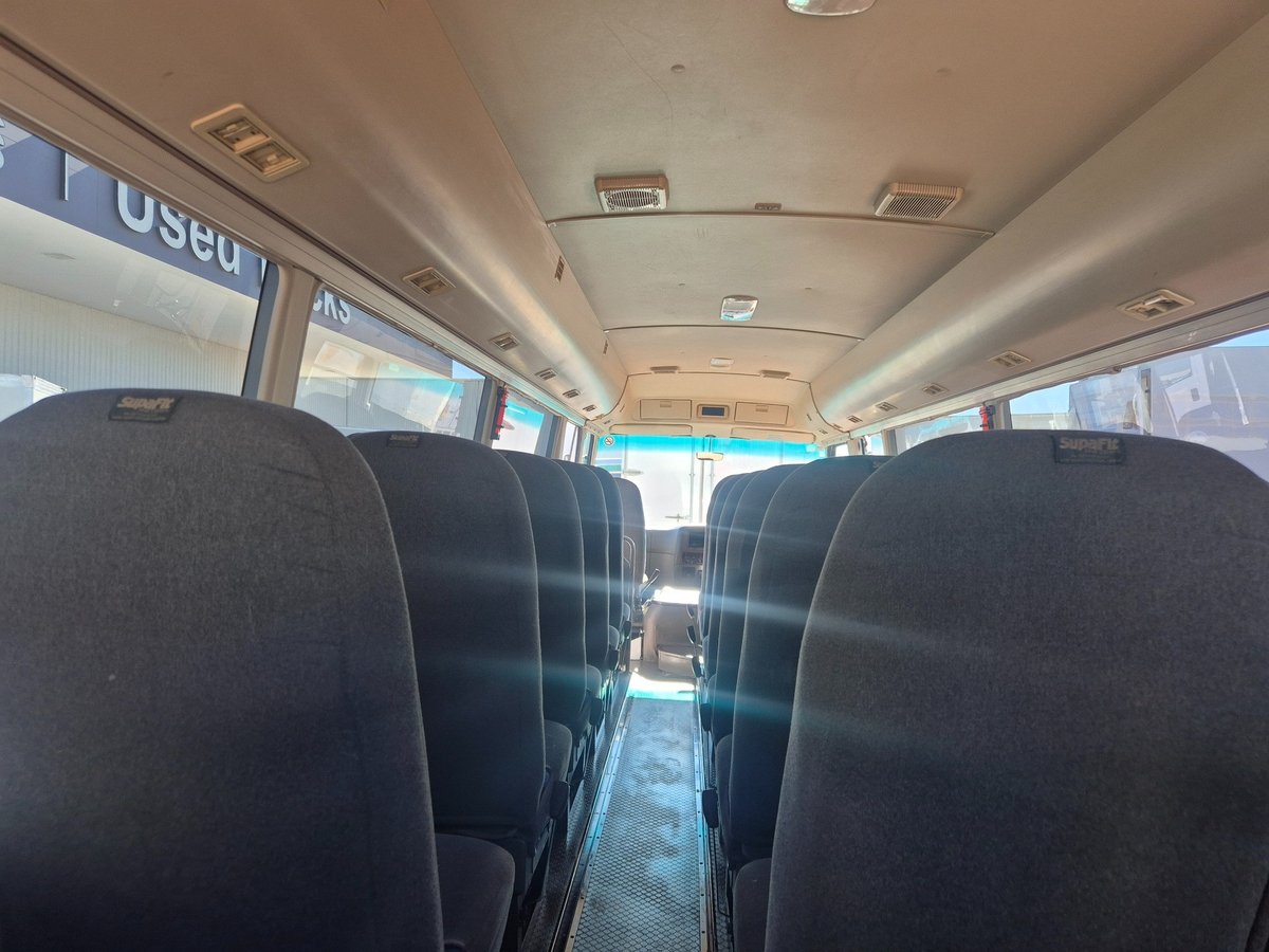 2014 Fuso Rosa 25 Seat Auto Deluxe Bus image 5