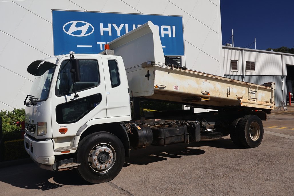 2015 Mitsubishi Fighter 1627 image 8