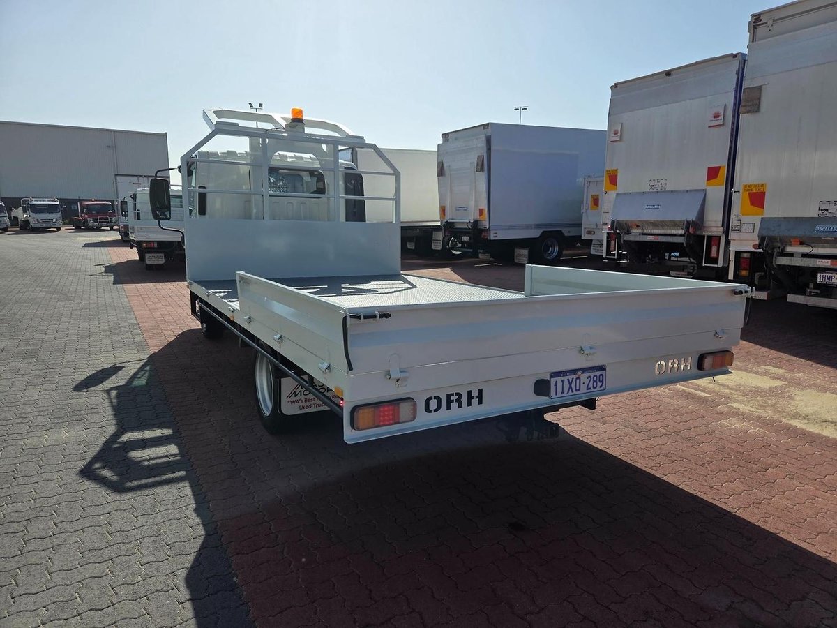 2016 Isuzu Npr 75-190  Amt 3.5 Ton Tray With Rops image 15