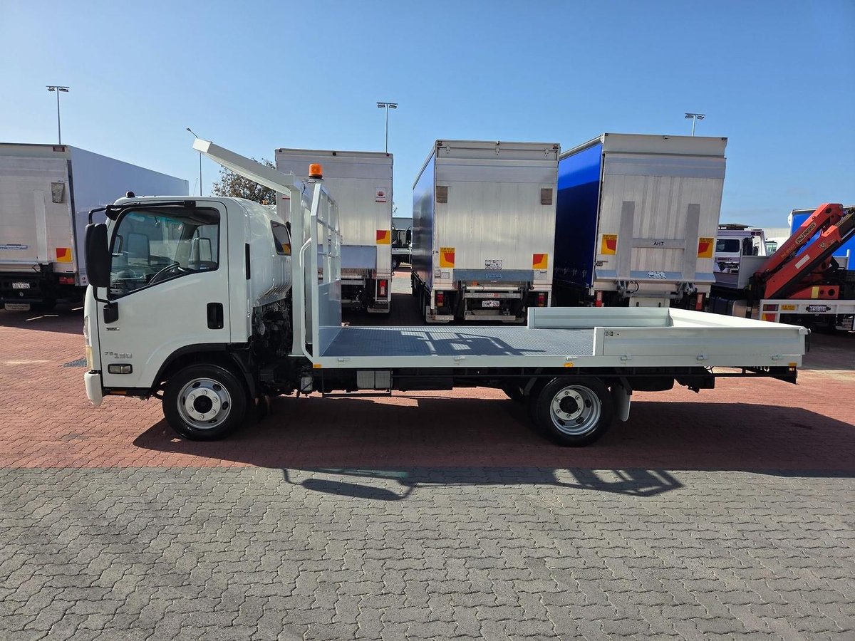 2016 Isuzu Npr 75-190  Amt 3.5 Ton Tray With Rops image 17
