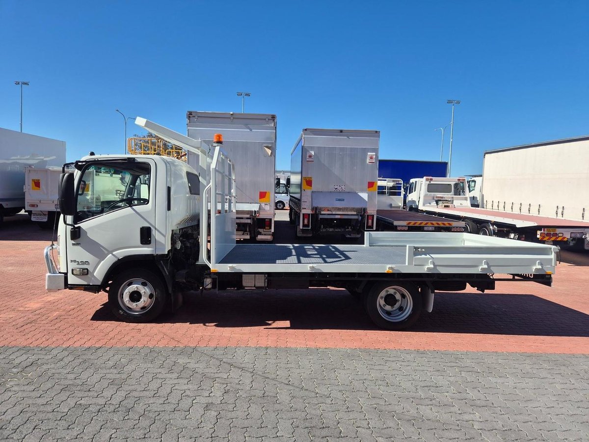2016 Isuzu Npr 75-190  Amt 3.5 Ton Tray With Rops image 8