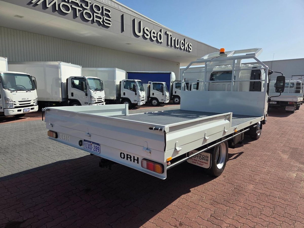 2016 Isuzu Npr 75-190  Amt 3.5 Ton Tray With Rops image 12