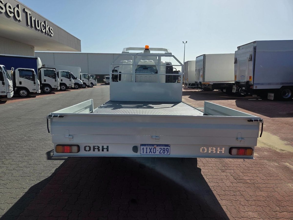 2016 Isuzu Npr 75-190  Amt 3.5 Ton Tray With Rops image 11