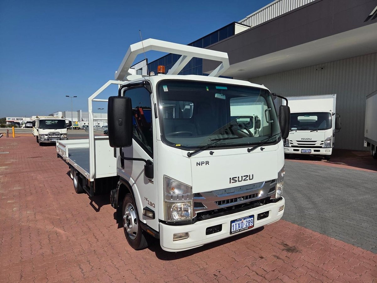 2016 Isuzu Npr 75-190  Amt 3.5 Ton Tray With Rops image 13