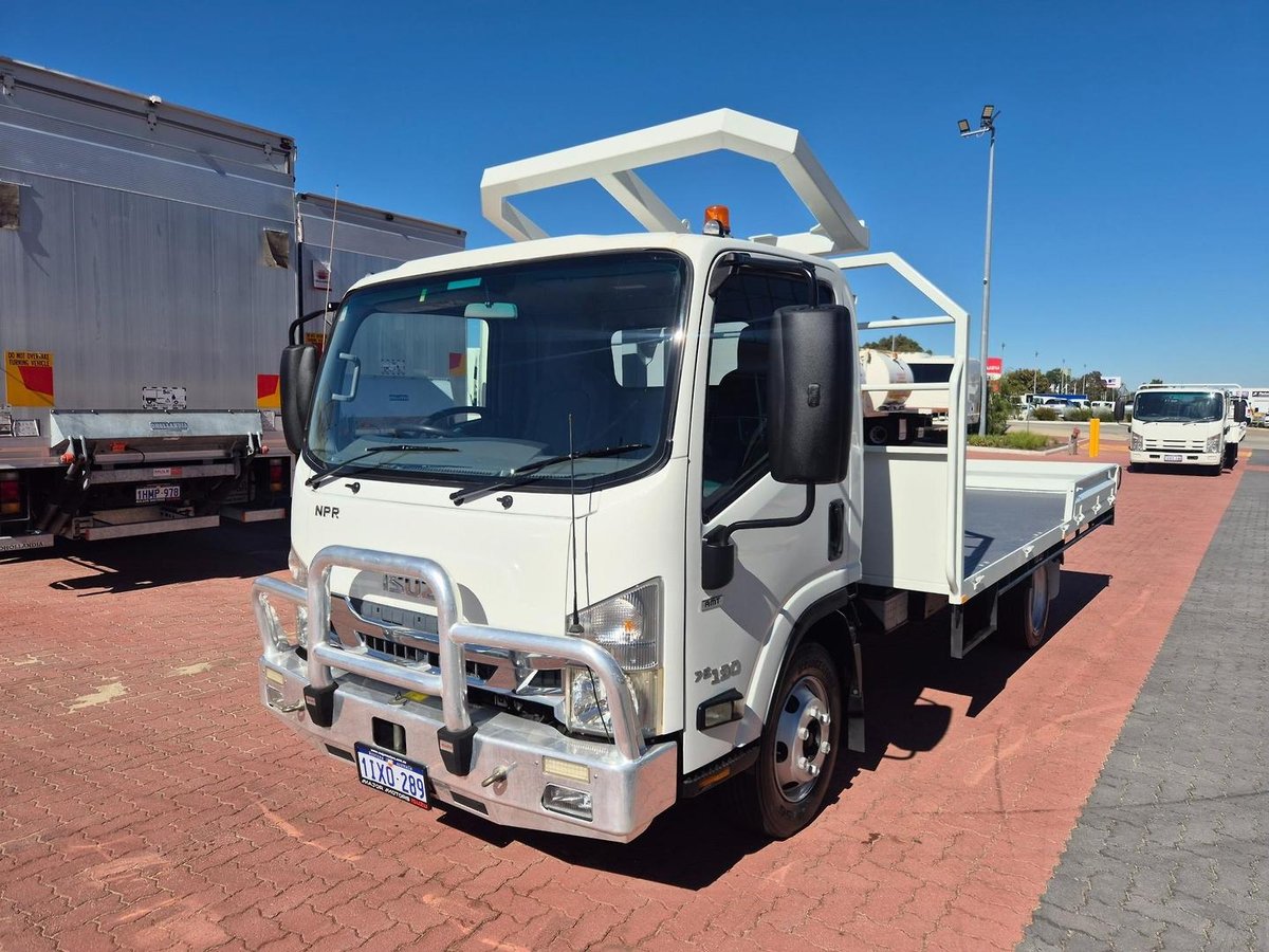 2016 Isuzu Npr 75-190  Amt 3.5 Ton Tray With Rops image 18