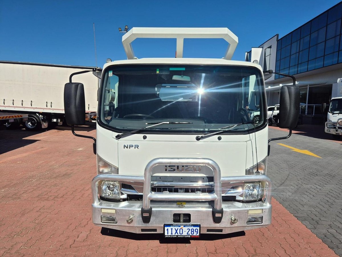 2016 Isuzu Npr 75-190  Amt 3.5 Ton Tray With Rops image 12