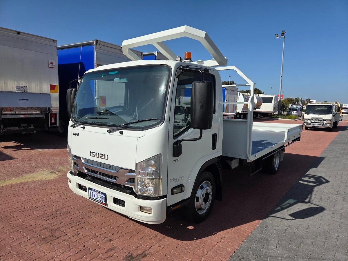2016 Isuzu Npr 75-190  Amt 3.5 Ton Tray With Rops image 16