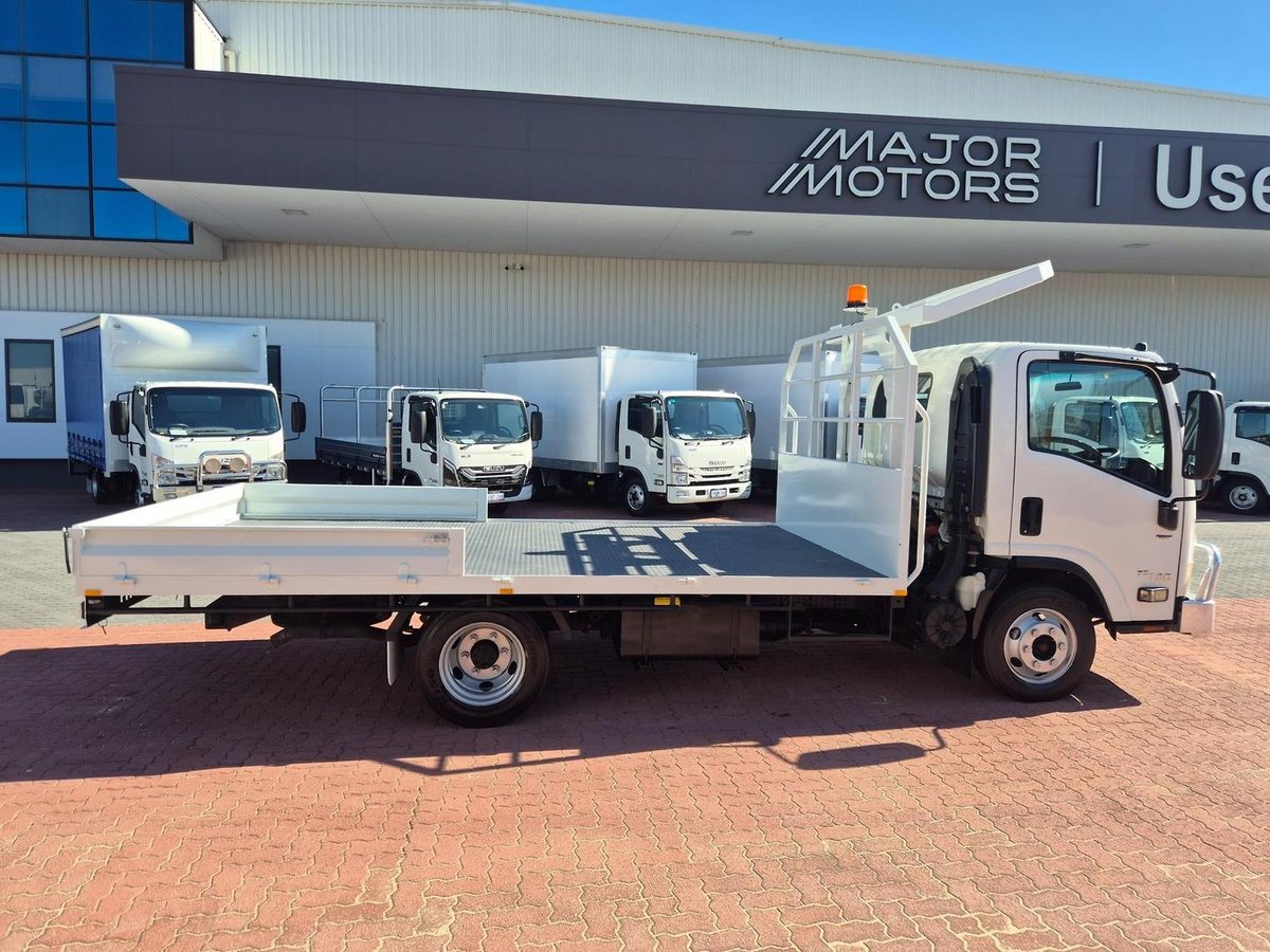 2016 Isuzu Npr 75-190  Amt 3.5 Ton Tray With Rops image 17