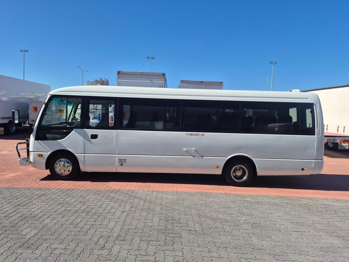 2012 Fuso Rosa 25 Seat Auto Deluxe Bus image 17