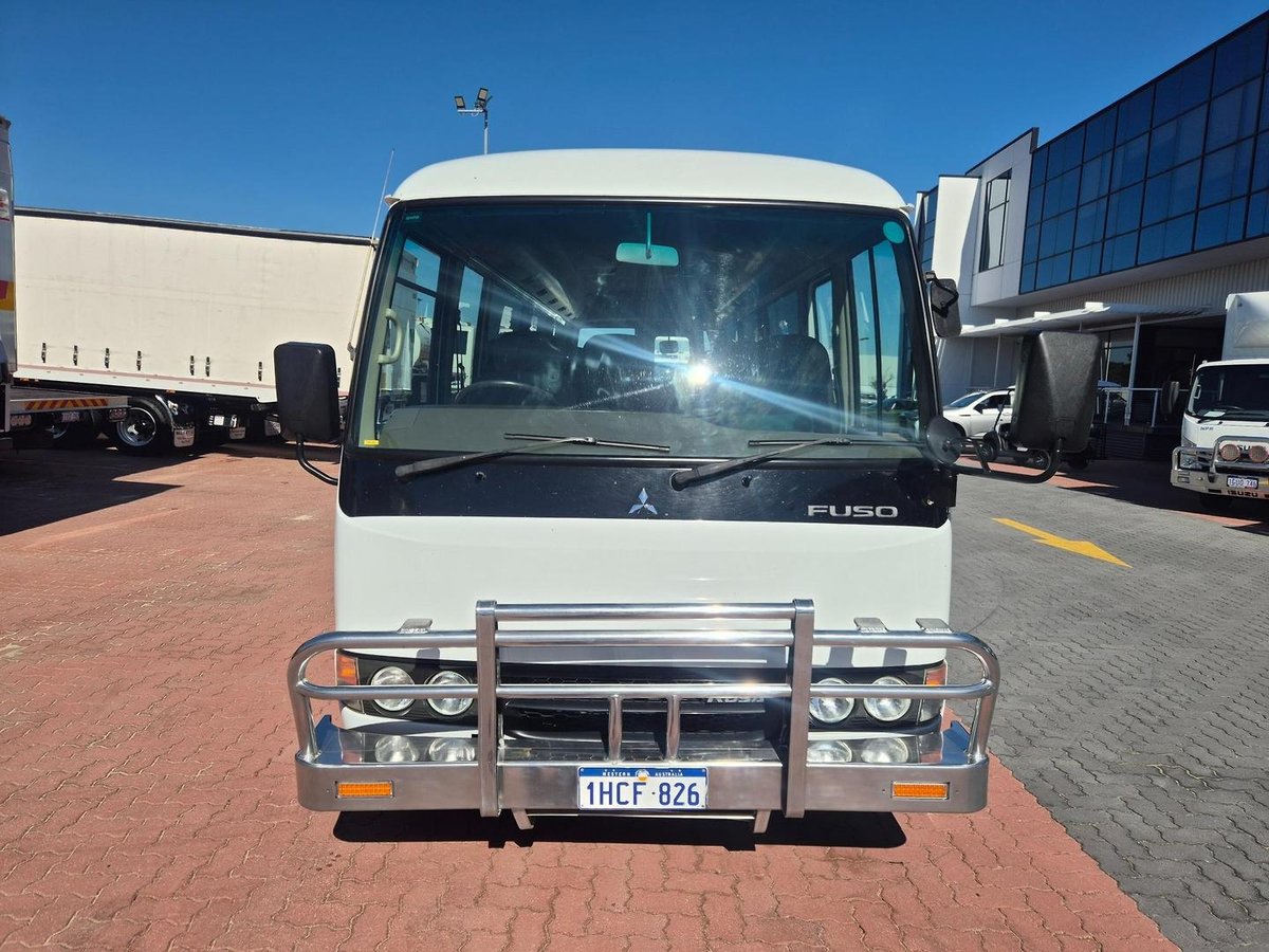 2012 Fuso Rosa 25 Seat Auto Deluxe Bus image 2