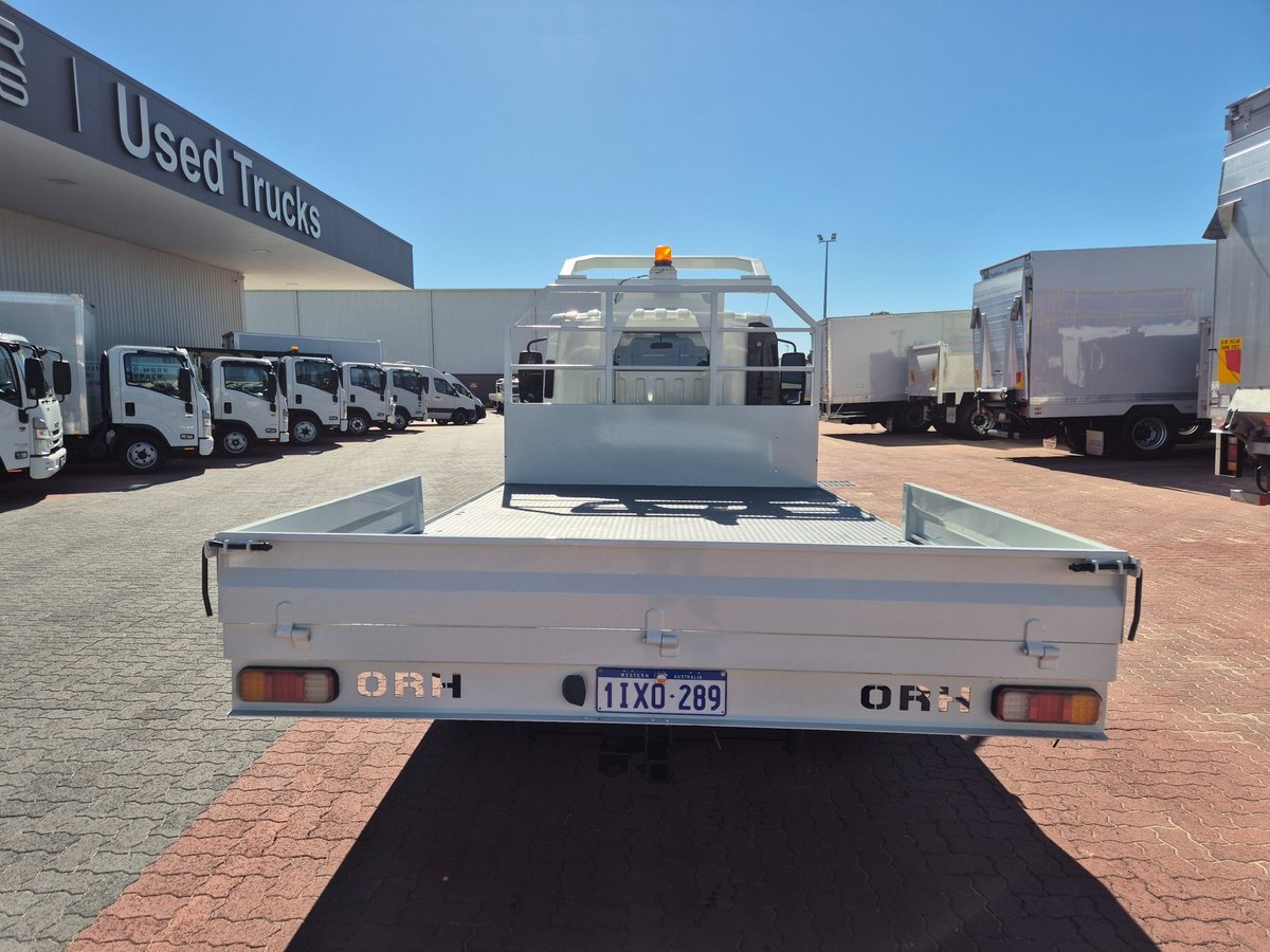 2016 Isuzu Trucks Npr 75-190  Amt 3.5 Ton Tray With Rops image 9