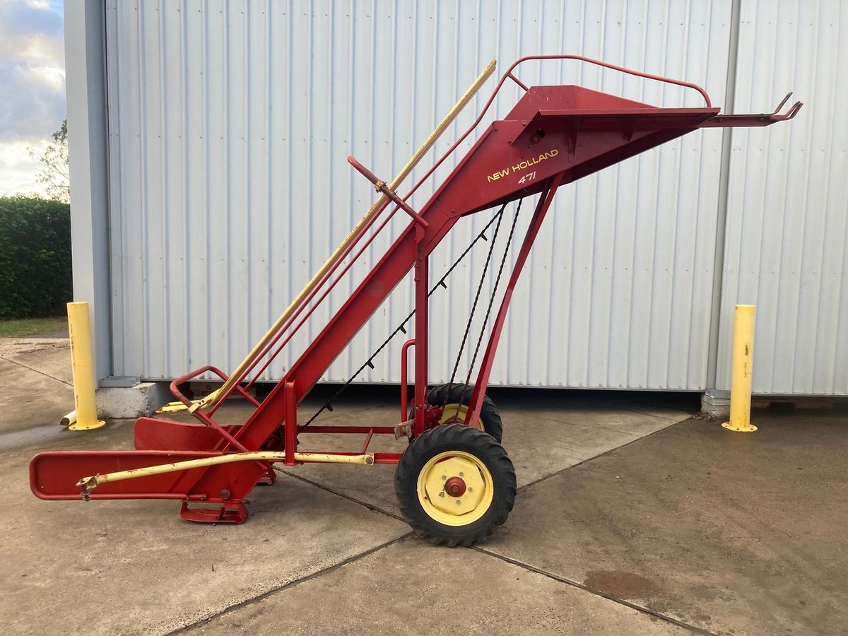 New Holland 471 Bale Loader