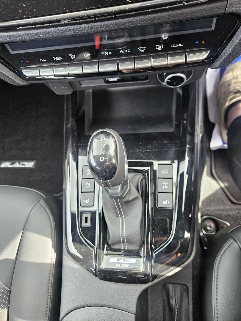 2026 Isuzu D-MAX BLADE MY25.5 4X4 Dual Range image 7
