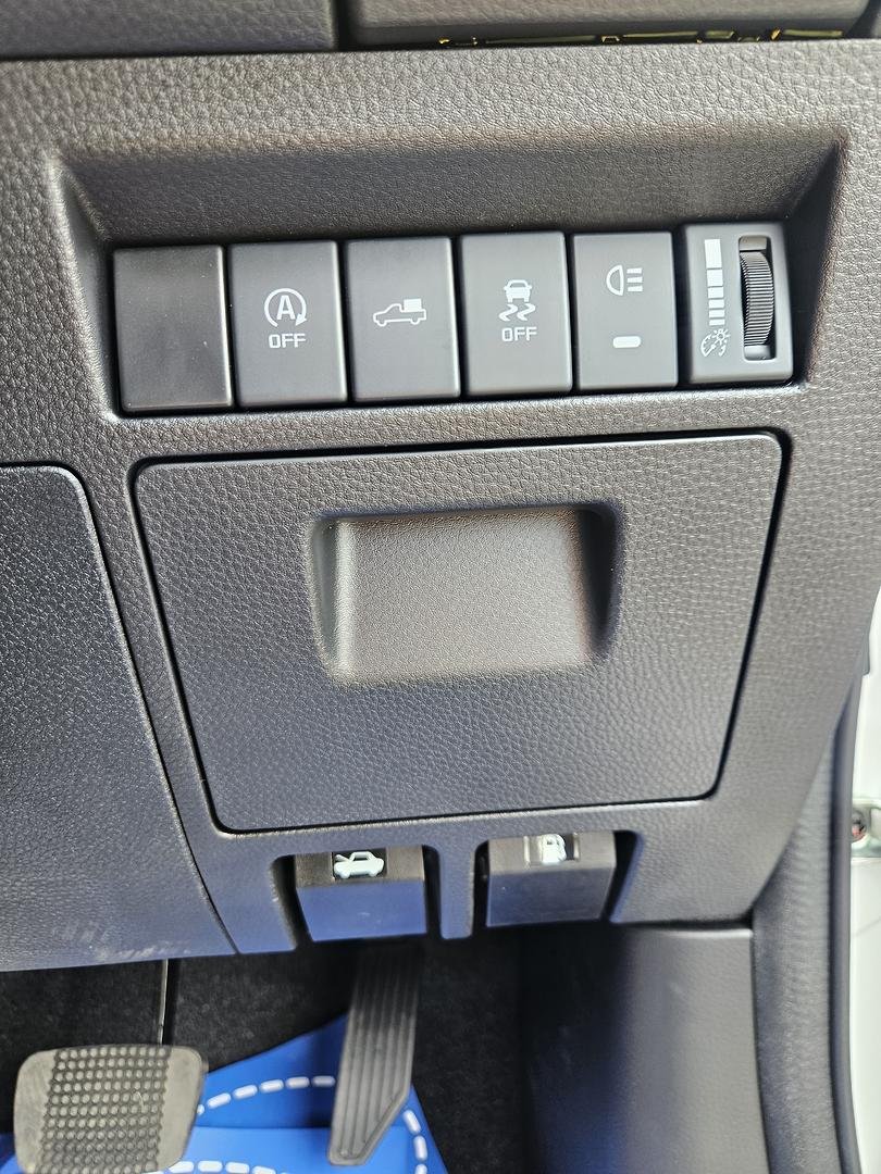 2026 Isuzu D-MAX BLADE MY25.5 4X4 Dual Range image 10