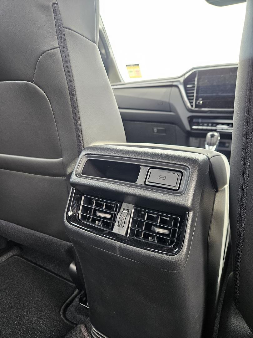 2026 Isuzu D-MAX BLADE MY25.5 4X4 Dual Range image 13