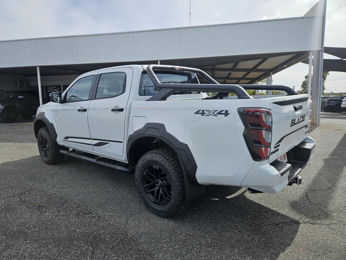 2026 Isuzu D-MAX BLADE MY25.5 4X4 Dual Range image 19
