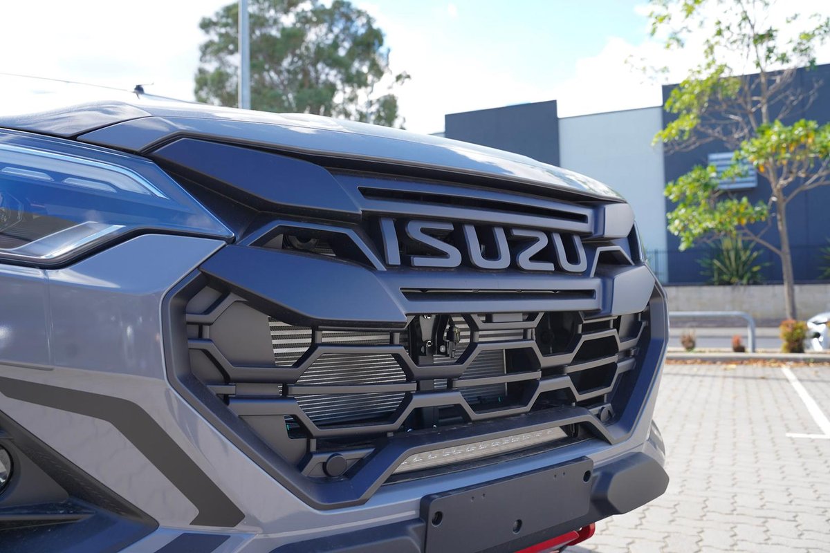 2026 Isuzu D-MAX BLADE MY25.5 4X4 Dual Range image 9