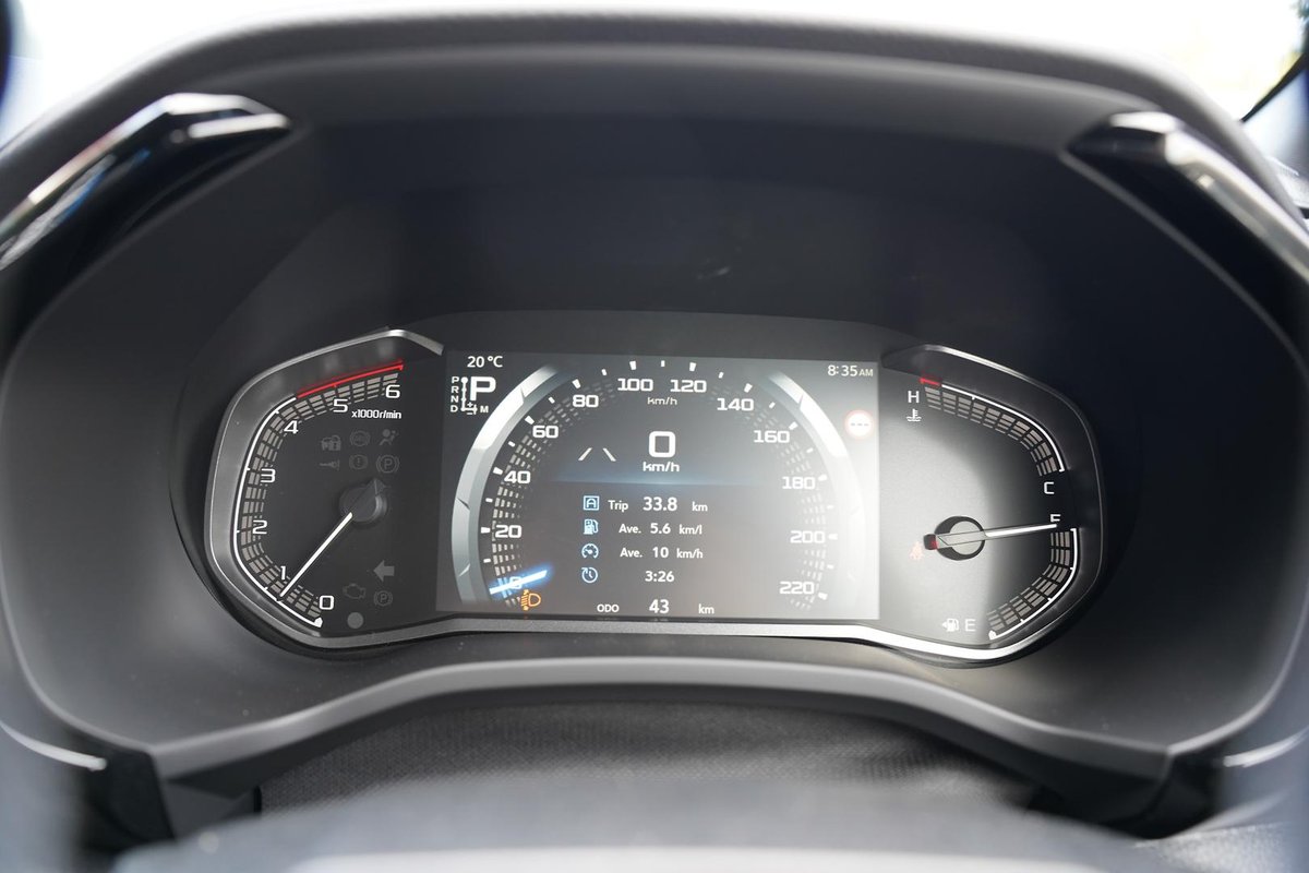 2026 Isuzu D-MAX BLADE MY25.5 4X4 Dual Range image 17