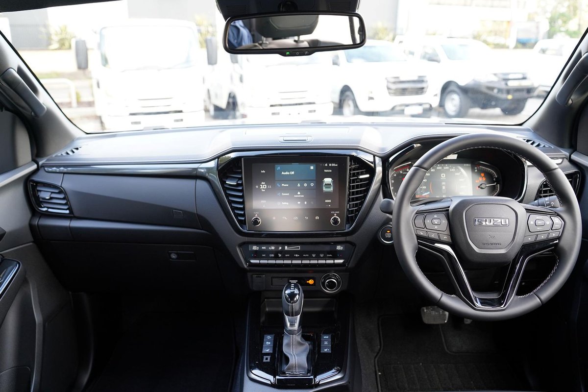 2026 Isuzu D-MAX BLADE MY25.5 4X4 Dual Range image 16