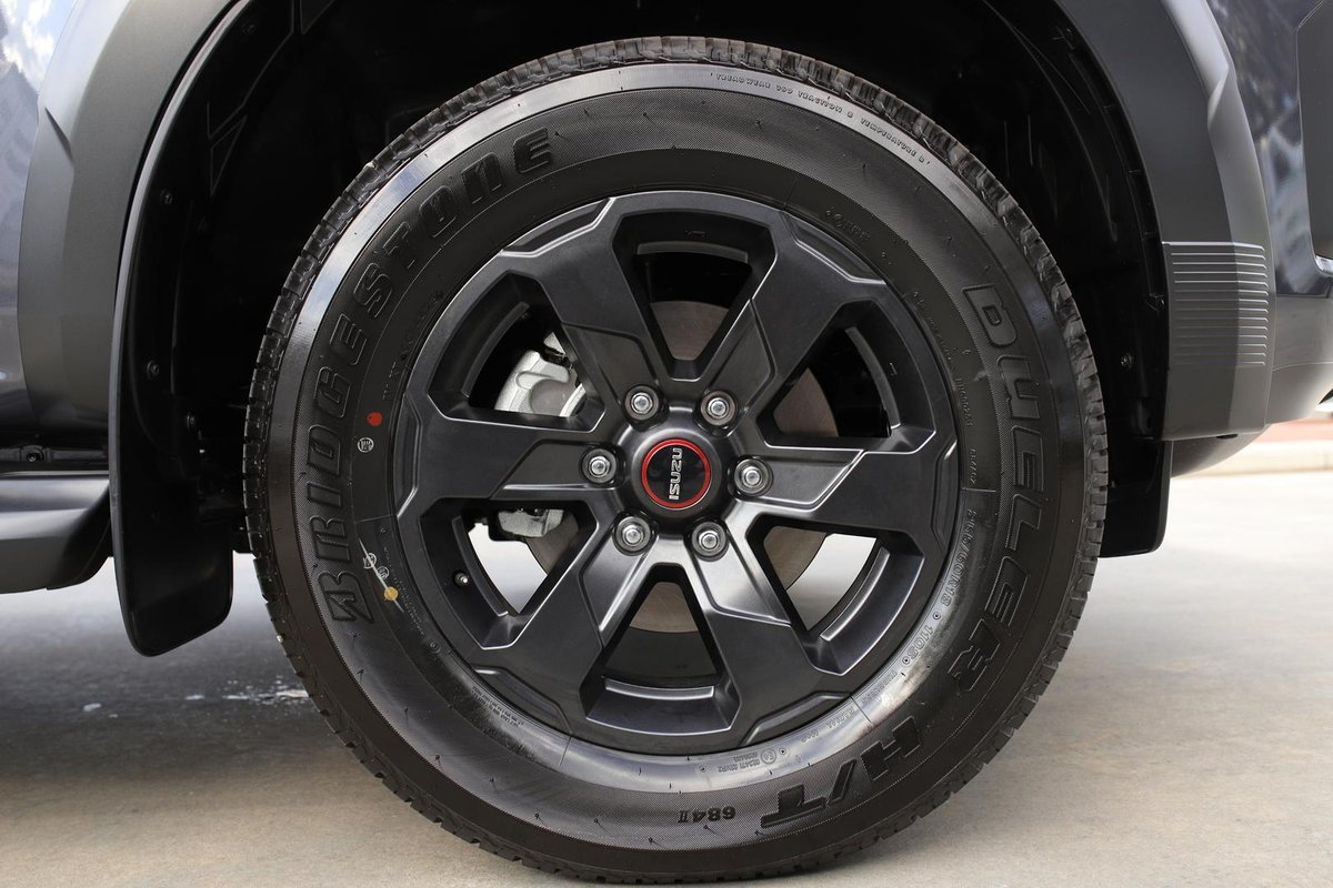 2025 Isuzu D-MAX X-TERRAIN MY25.5 4X4 Dual Range image 15
