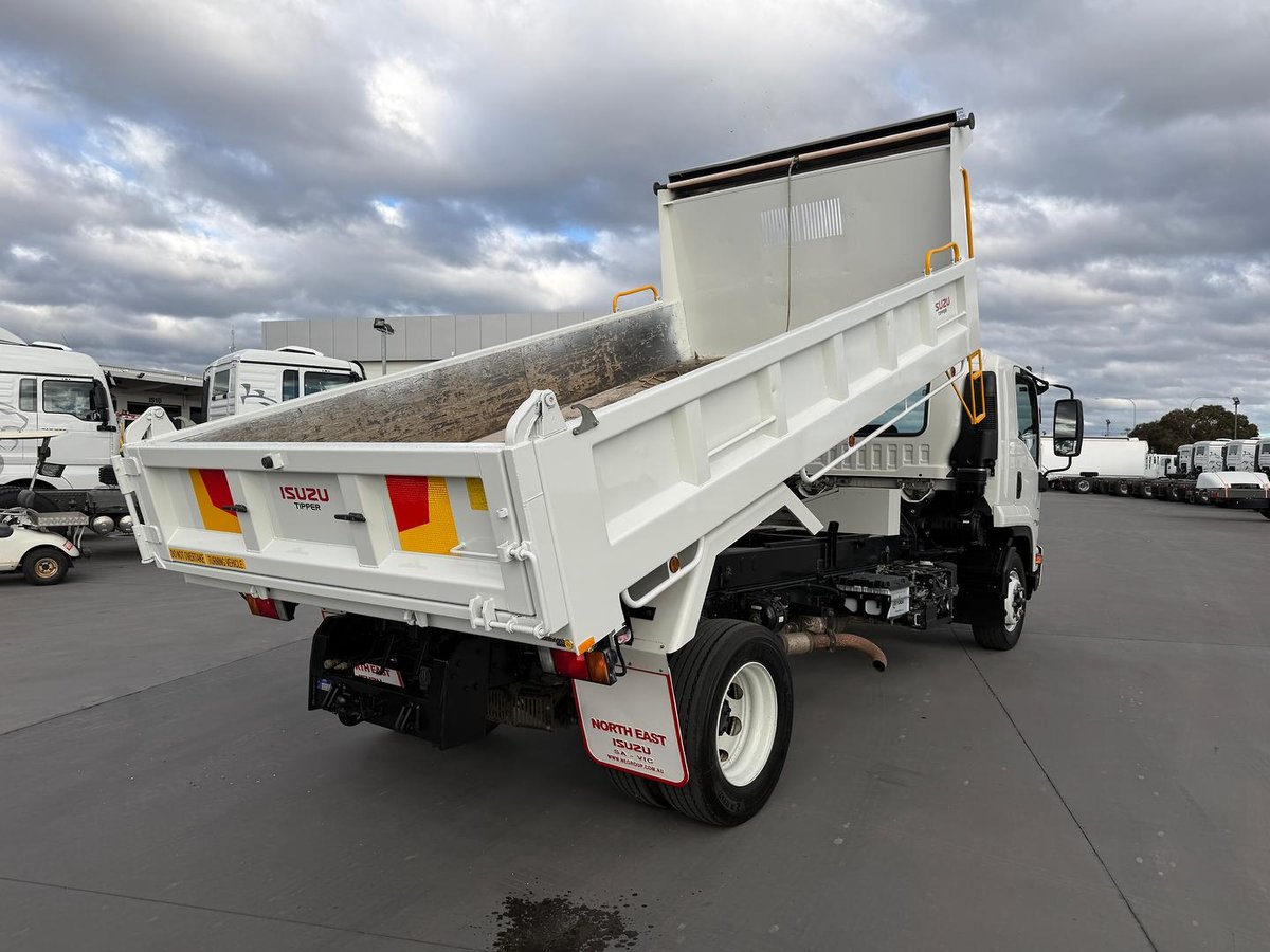 2023 Isuzu F Series Fsr140/120-260 Tipper image 8
